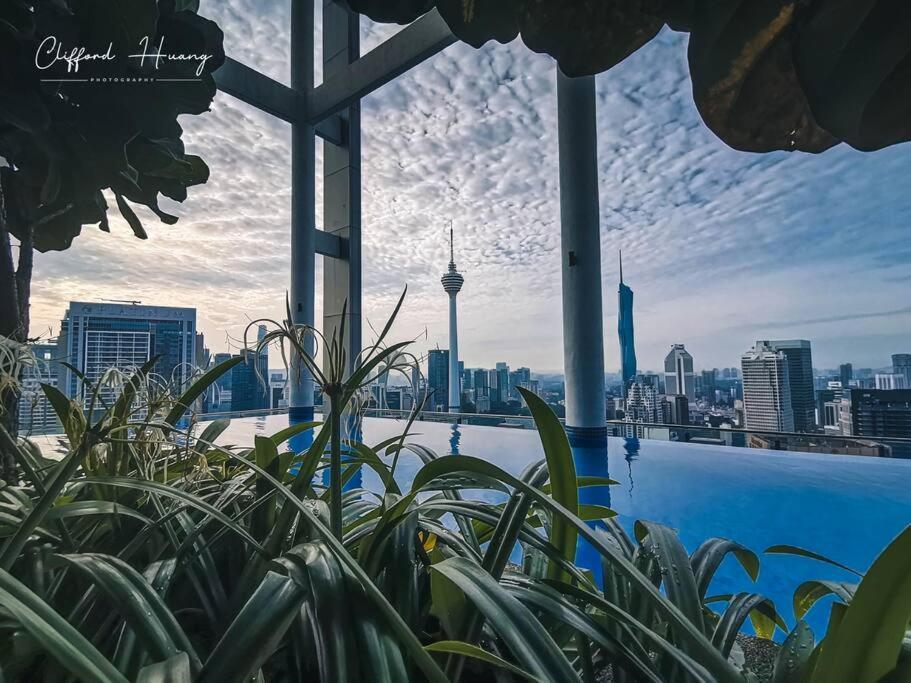 The Colony By Infinitum Best Pool View Klcc Trx Merdeka 118 Kl Tower クアラルンプール エクステリア 写真